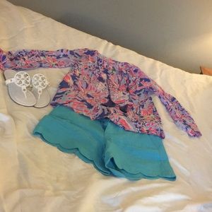 Gorgeous Lilly Pulitzer HTF Shrimply Chic Top!